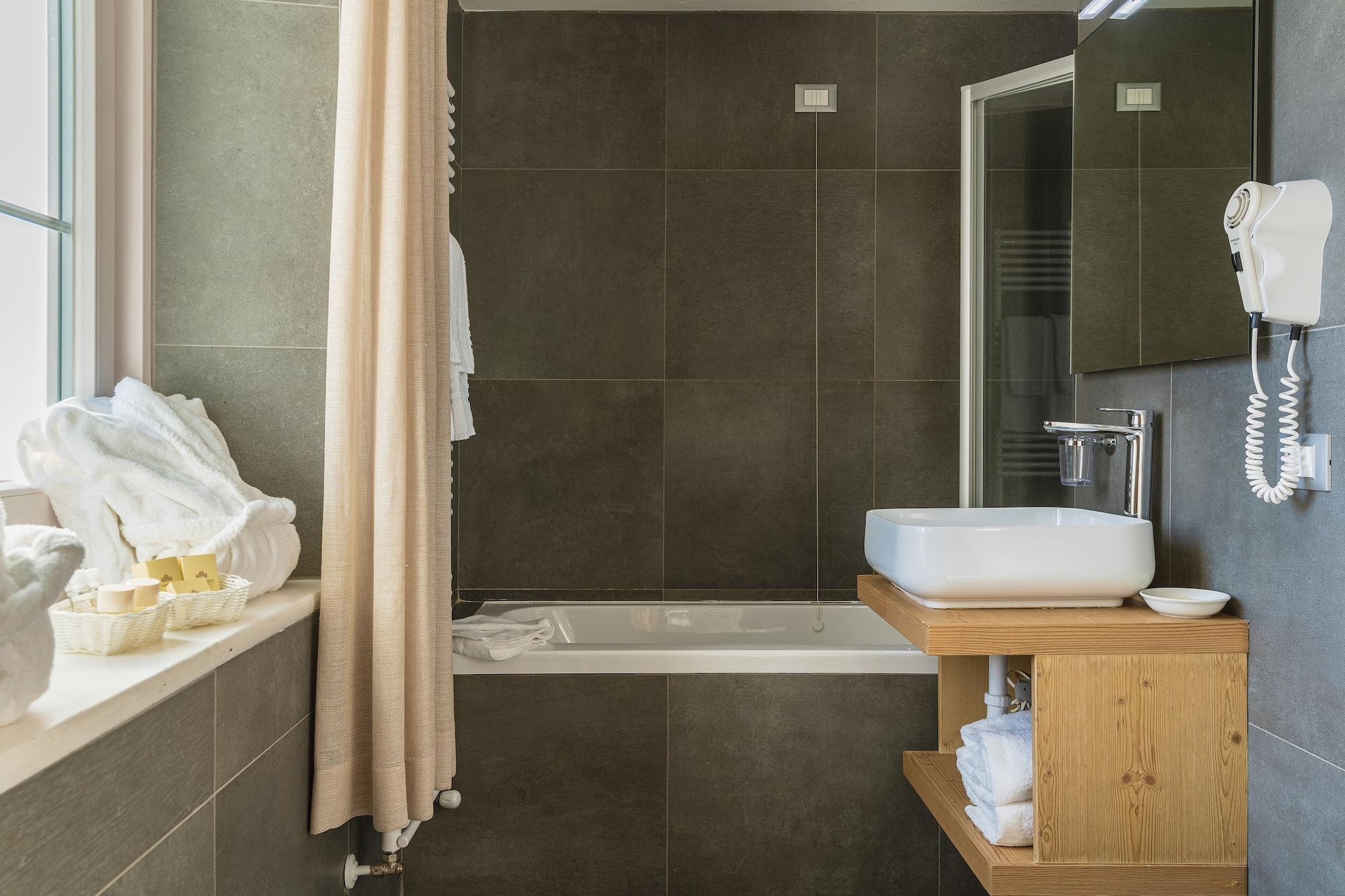 Parc Victoria Hotel 4*